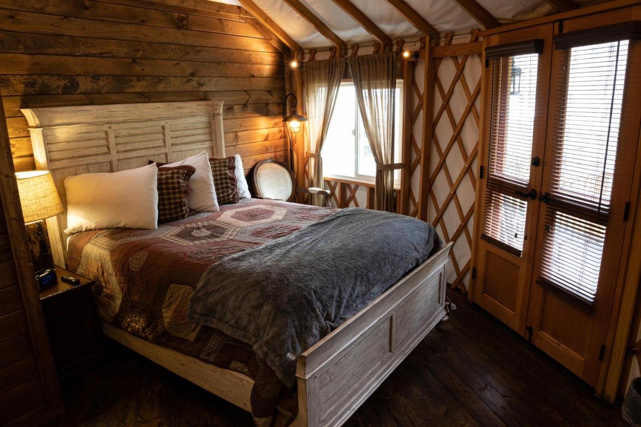 Tranquil Haven Luxy Yurt - Creekside Glamping With Private Hot Tub Villa Topton Exteriör bild