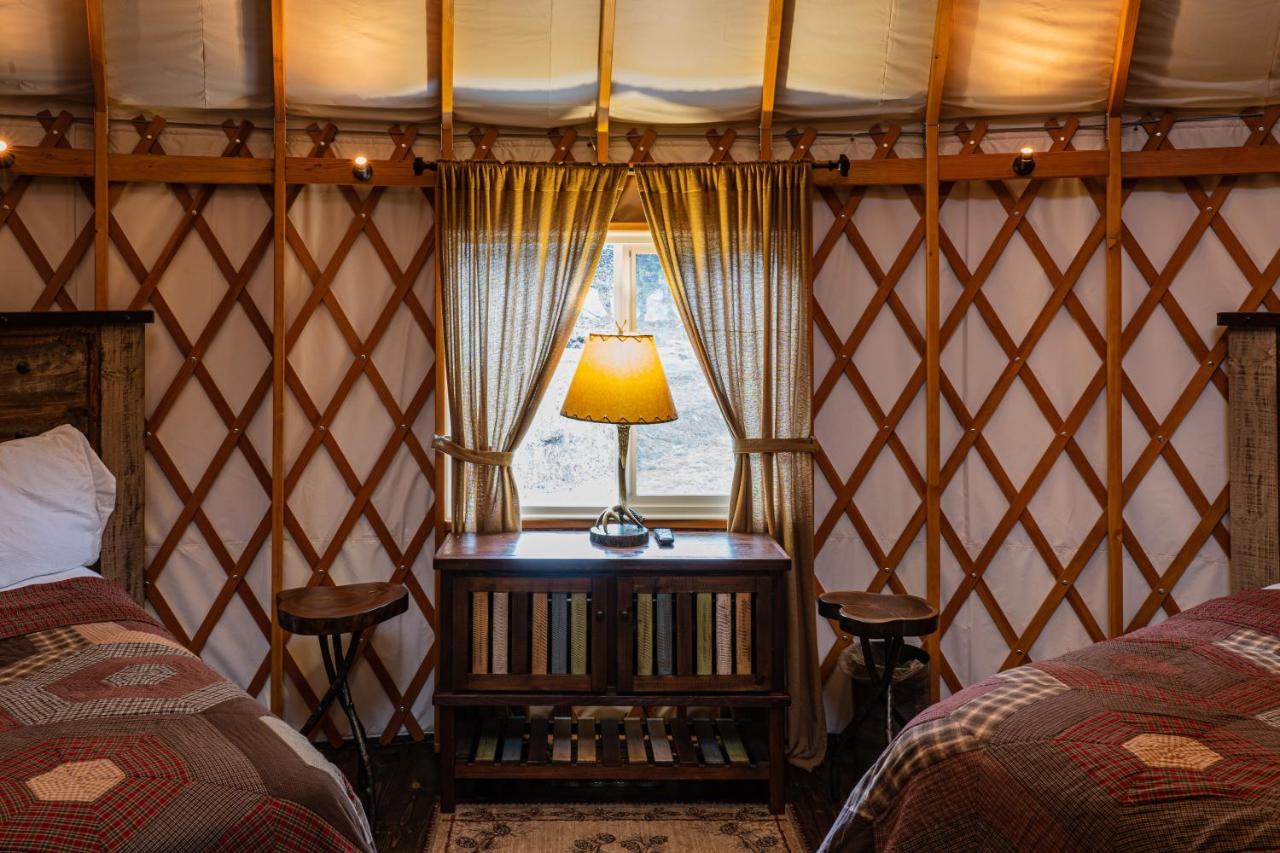 Tranquil Haven Luxy Yurt - Creekside Glamping With Private Hot Tub Villa Topton Exteriör bild